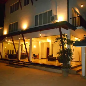 https://onreech-hotel.negombohotels.net