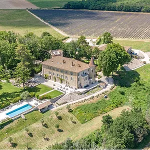 https://chateau-les-oliviers-de-salettes.hotels-rhonealpes.com